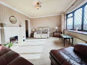 Lounge- click for photo gallery